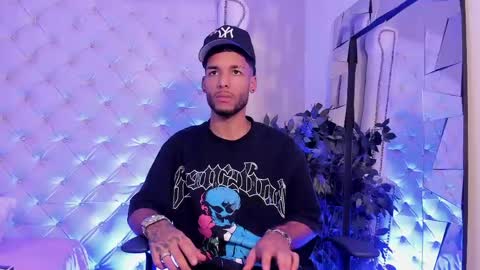 ThiagoFerreti online show from May 15, 1:34 am