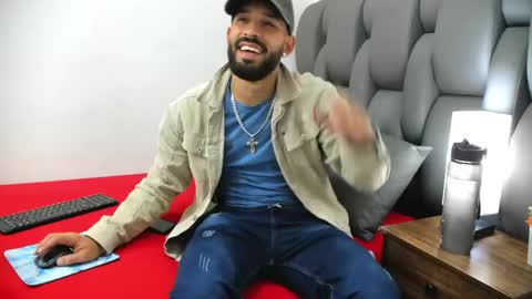 Thia Gomez online show from March 20, 7:08 pm