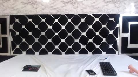 Thiago   online show from March 28, 1:16 am