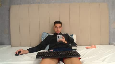 Snapshot of thiagos19 chatting on June 11, 2:53 am Thiago online show from June 11, 2:53 am