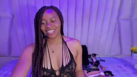 Snapshot of thiana_taylor chatting on November 15, 12:23 pm thiana_taylor online show from November 15, 12:23 pm