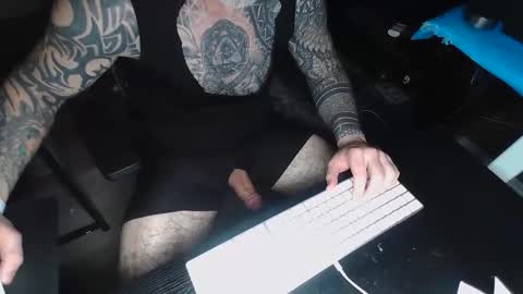 Snapshot of thicchogg chatting on February 15, 8:13 am thicchogg online show from February 15, 8:13 am