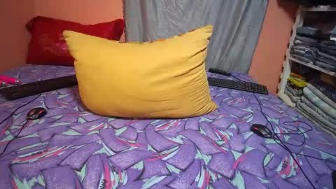 Snapshot of thick_sweet_ass chatting on February 20, 3:19 pm thick_sweet_ass online show from February 20, 3:19 pm