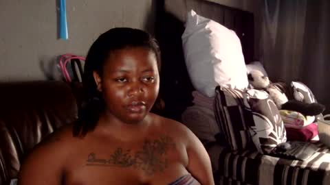 phindy online show from February 12, 9:26 am