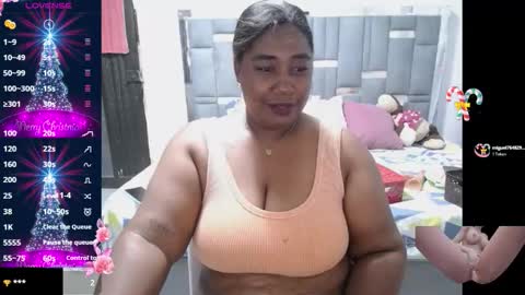 Snapshot of thickebonymilf chatting on December 5, 4:21 am XIOMARA online show from December 5, 4:21 am