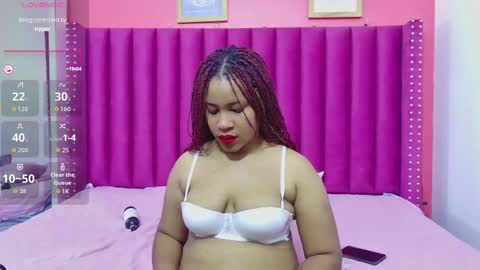 Snapshot of thickeebonyy chatting on October 6, 8:17 pm thickeebonyy online show from October 6, 8:17 pm