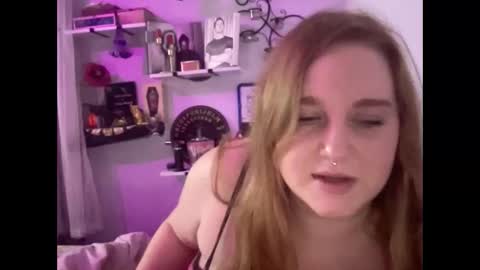 Ariel online show from December 18, 1:37 am