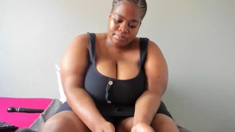 Snapshot of thickleeyanax chatting on December 22, 12:49 pm thickleeyanax online show from December 22, 12:49 pm