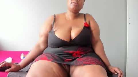 Snapshot of thickleeyanax chatting on December 23, 6:33 am thickleeyanax online show from December 23, 6:33 am