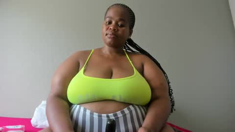 Snapshot of thickleeyanax chatting on January 24, 6:03 am thickleeyanax online show from January 24, 6:03 am