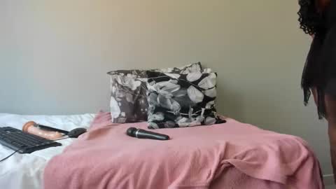 Snapshot of thickleeyanax chatting on February 4, 10:21 am thickleeyanax online show from February 4, 10:21 am