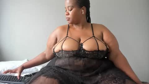 Snapshot of thickleeyanax chatting on February 9, 9:16 am thickleeyanax online show from February 9, 9:16 am