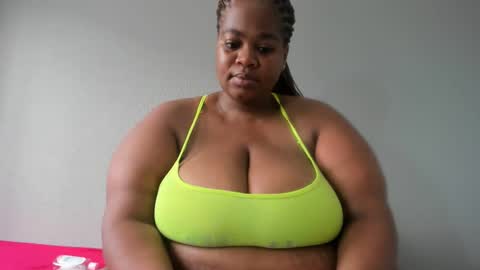 Snapshot of thickleeyanax chatting on February 16, 5:04 am thickleeyanax online show from February 16, 5:04 am
