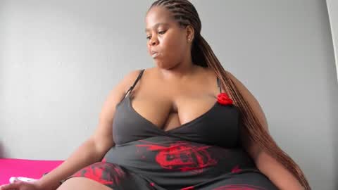 Snapshot of thickleeyanax chatting on February 20, 8:50 am thickleeyanax online show from February 20, 8:50 am