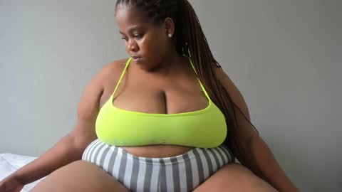Snapshot of thickleeyanax chatting on March 7, 11:29 am thickleeyanax online show from March 7, 11:29 am