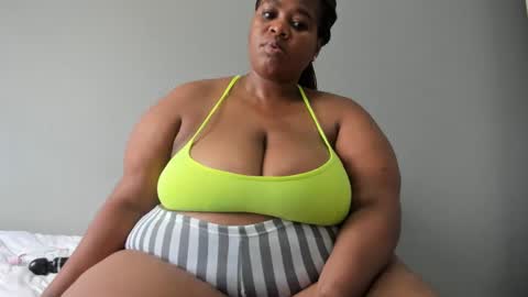 Snapshot of thickleeyanax chatting on March 7, 2:45 pm thickleeyanax online show from March 7, 2:45 pm
