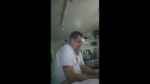 Snapshot of thickwhiteboydick chatting on December 22, 7:49 am thickwhiteboydick online show from December 22, 7:49 am