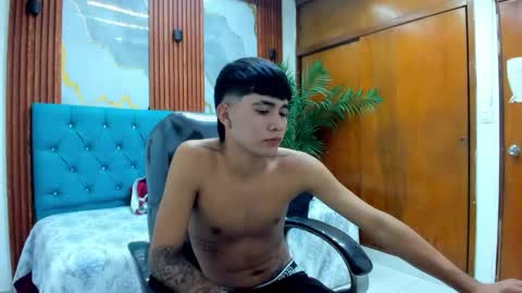  THIAGO COLLINS  online show from February 19, 10:50 pm