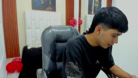  THIAGO COLLINS  online show from February 26, 9:58 pm