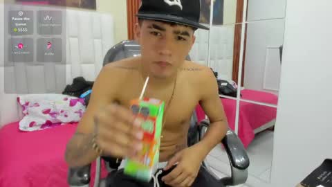  THIAGO COLLINS  online show from March 20, 10:58 pm