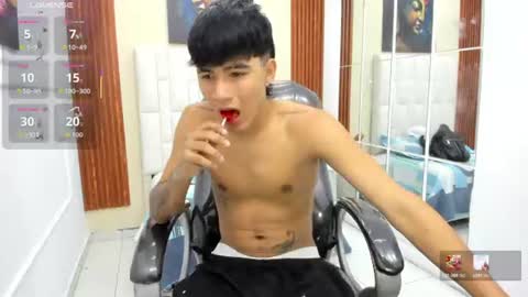 Snapshot of thiiago_collins chatting on June 20, 10:12 pm THIAGO COLLINS online show from June 20, 10:12 pm