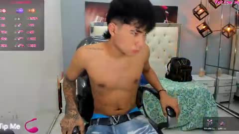 Snapshot of thiiago_collins chatting on June 21, 10:45 pm THIAGO COLLINS online show from June 21, 10:45 pm
