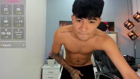 Snapshot of thiiago_collins chatting on July 9, 11:20 pm THIAGO COLLINS online show from July 9, 11:20 pm