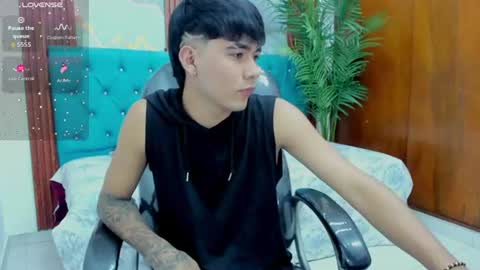 Snapshot of thiiago_collins chatting on July 22, 9:17 pm THIAGO COLLINS online show from July 22, 9:17 pm