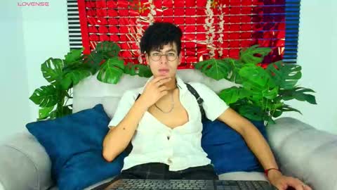 Thiago Saenzz online show from February 24, 4:05 pm