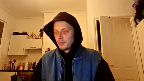 Tom online show from January 16, 7:18 pm