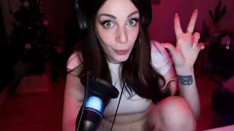 Snapshot of thirstypickle chatting on January 9, 8:55 pm Sarra Rhies online show from January 9, 8:55 pm