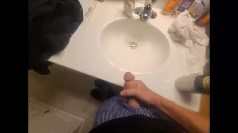 Snapshot of this_is_the_guy chatting on November 17, 4:18 am The Lawn Guy online show from November 17, 4:18 am