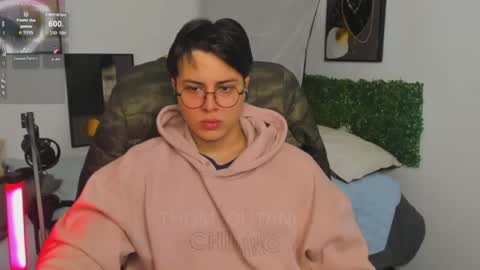 Snapshot of thom_ohtani chatting on May 9, 1:55 am thom_ohtani online show from May 9, 1:55 am