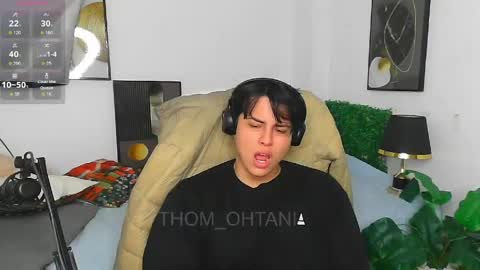 Snapshot of thom_ohtani chatting on May 29, 4:16 pm thom_ohtani online show from May 29, 4:16 pm
