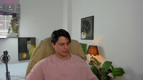 Snapshot of thom_ohtani chatting on May 30, 4:20 am thom_ohtani online show from May 30, 4:20 am
