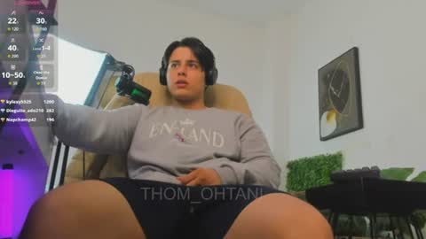 Snapshot of thom_ohtani chatting on June 16, 2:36 am thom_ohtani online show from June 16, 2:36 am