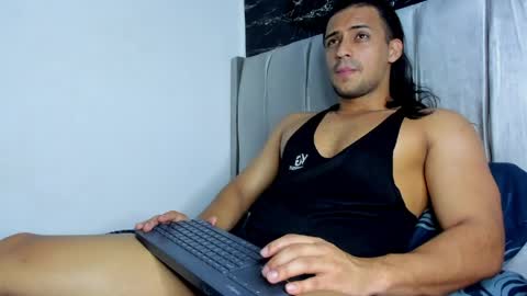 Thomas online show from April 11, 10:03 pm