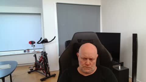 thomas806035 online show from June 21, 7:33 am