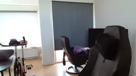 thomas806035 online show from July 10, 1:03 pm