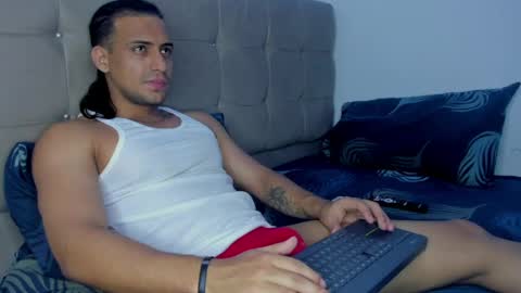 Thomas online show from April 2, 1:25 am