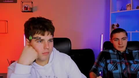 thomas_crow online show from December 16, 9:58 am