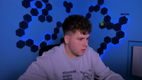 thomas_crow online show from February 21, 9:43 am