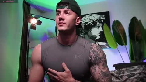 Thomas Falcon online show from February 7, 12:14 am