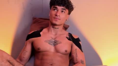 Snapshot of thomas_fit1 chatting on January 4, 2:35 am Thomas 3 JUST STAY AND BE MY LAST LOVE online show from January 4, 2:35 am