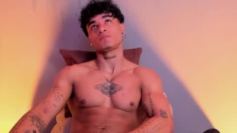 Snapshot of thomas_fit1 chatting on January 6, 11:31 pm Thomas 3 JUST STAY AND BE MY LAST LOVE online show from January 6, 11:31 pm