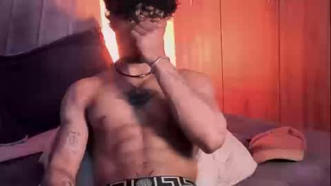 Snapshot of thomas_fit1 chatting on September 19, 5:20 am Thomas 3 JUST STAY AND BE MY LAST LOVE online show from September 19, 5:20 am