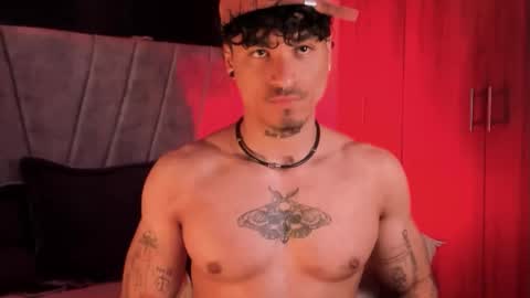 Snapshot of thomas_fit1 chatting on September 23, 4:48 am Thomas 3 JUST STAY AND BE MY LAST LOVE online show from September 23, 4:48 am