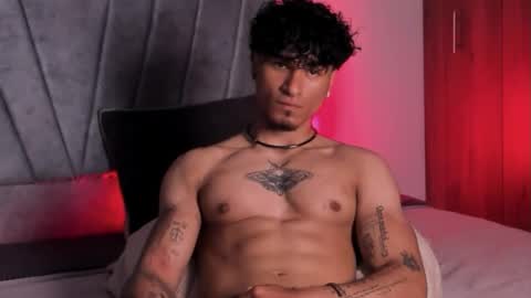 Snapshot of thomas_fit1 chatting on October 4, 2:31 am Thomas 3 JUST STAY AND BE MY LAST LOVE online show from October 4, 2:31 am