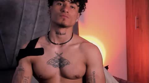 Snapshot of thomas_fit1 chatting on October 7, 9:12 pm Thomas 3 JUST STAY AND BE MY LAST LOVE online show from October 7, 9:12 pm