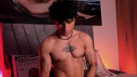 Snapshot of thomas_fit1 chatting on October 28, 2:26 am Thomas 3 JUST STAY AND BE MY LAST LOVE online show from October 28, 2:26 am